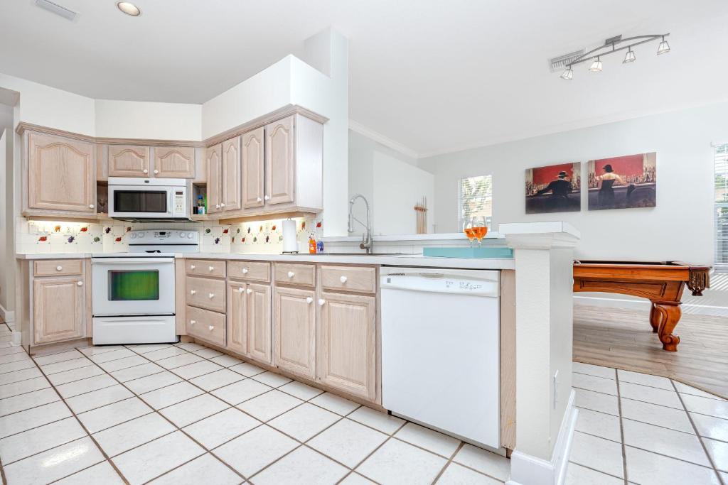 Palm Harbor Paradise - Lovely Home With Pool & Hot Tub Extérieur photo